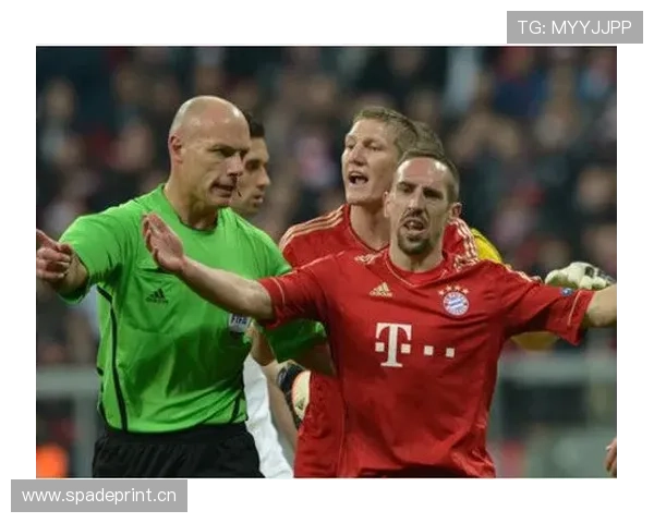 拜仁慕尼黑关键战崩盘，问题显现对竞争格局带来影响