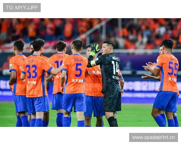 山东泰山阵容短板与冠军定位冲突,战术危机已显现 山东泰山阵容短板与冠军定位冲突,战术危机已显现