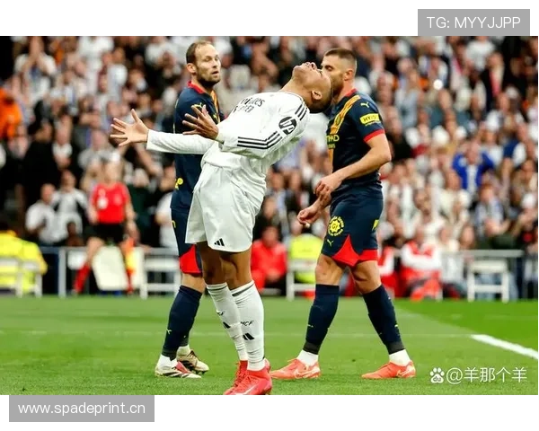 皇马更衣室权力分配变化，对球队稳定性与竞技表现形成潜在影响