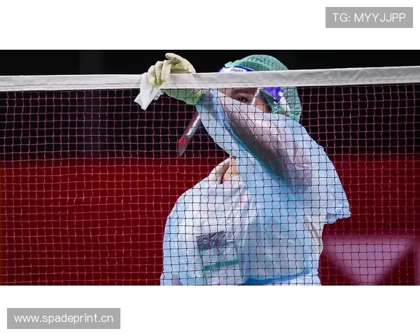 戴资颖训练完直接拎爱马仕去吃路边摊？