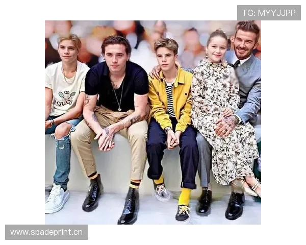 贝克汉姆穿拖鞋进机场就被围观，这奢侈日常谁受得了？