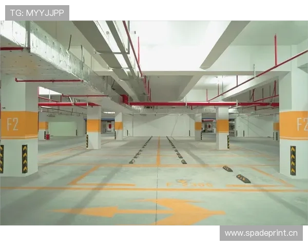 大阪刚买下比弗利山庄那栋玻璃豪宅，月供够我交十年房租