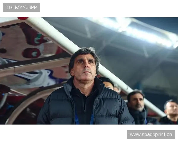 拉莫斯家里感觉能开个足球场，那场边喝茶那架可真是戏码儿翩翩了