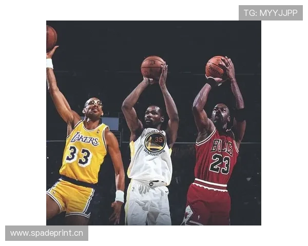 阿布杜尔-贾巴尔的天空勾手对比当代内线展现无解得分爆发